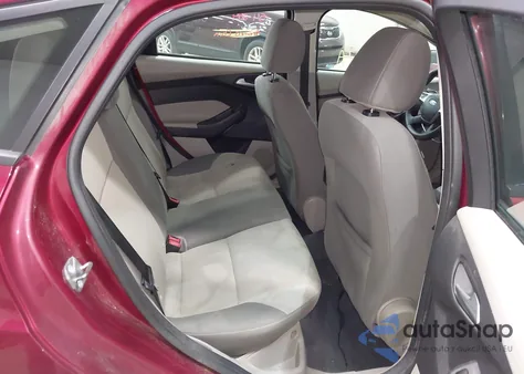 2014 Ford Focus Se z USA, uszkodzony, nr VIN 1FADP3K28EL361002